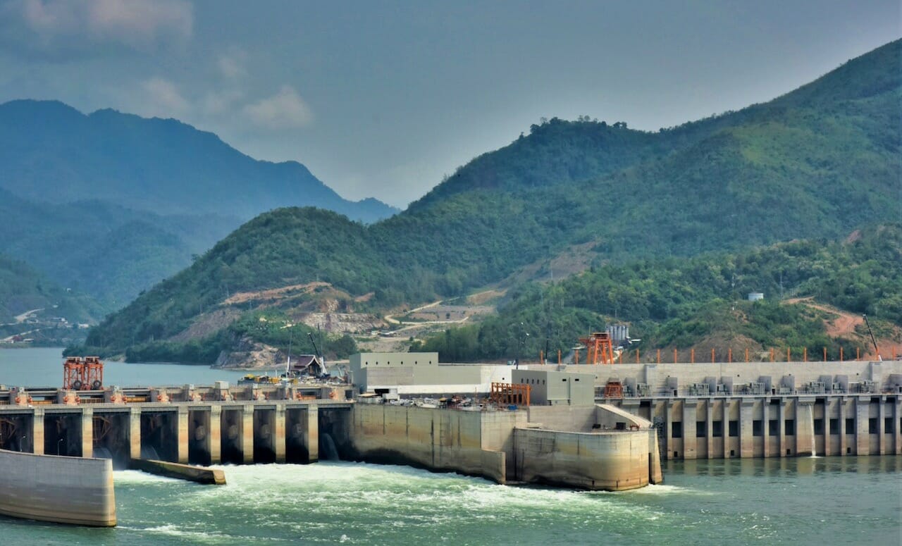 Dams Development & Disaster on the Mekong - FORSEA